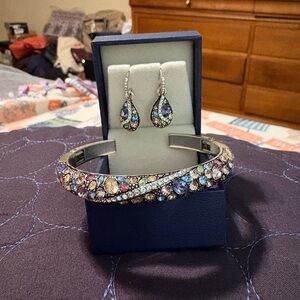 Brighton Crystal Jewelry Set, Hinged bracelet & matching earrings. Stunning set.